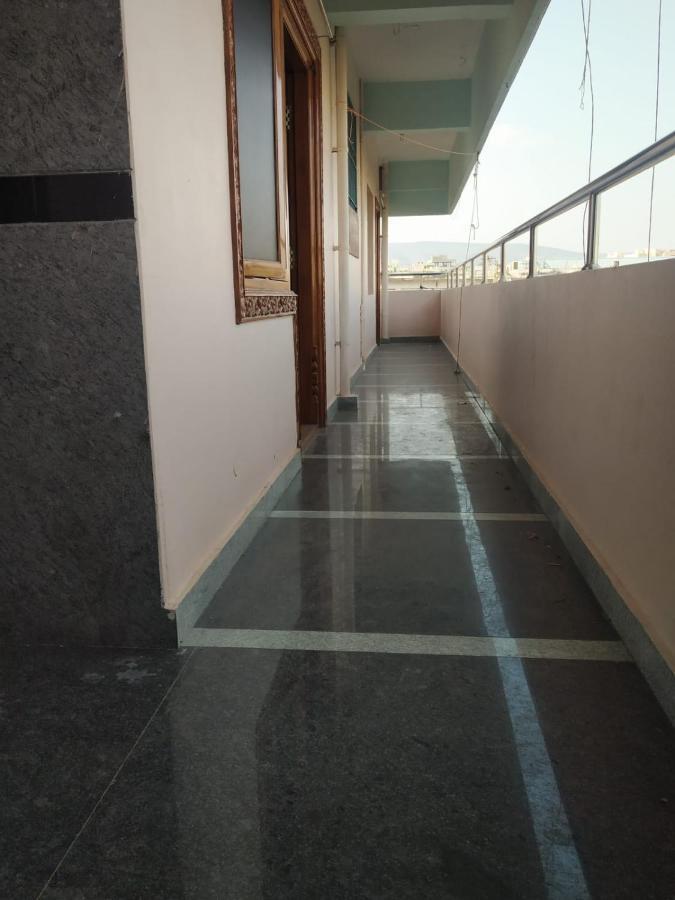 Sls Homestay - Luxury Ac Service Apartments 1Bhk, 2Bhk, 3Bhk - Direct Flyover To Alipiri Tirumala Gate - Walk To Ps4 Pure Veg Restaurants, Supermarkets - Near To National Highway & Padmavathi Amma Temple - Modular Kitchen, Living Room -Free Superfast Тирупати Экстерьер фото